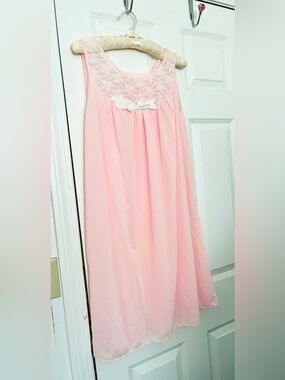 Vintage Movie Star Pink Chiffon Nightgown Dress with White Lace Yoke